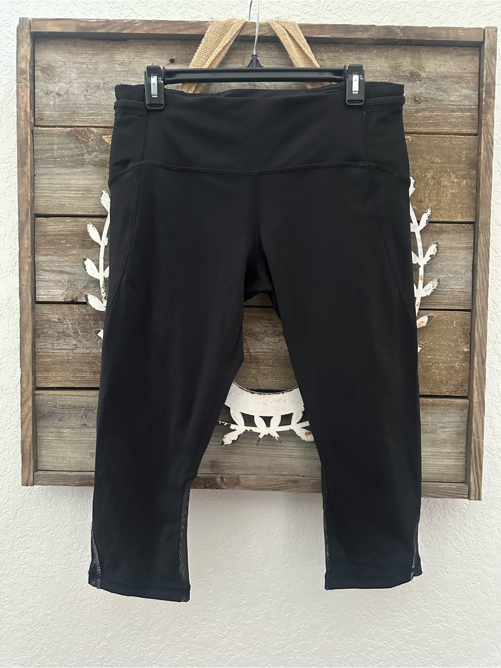 Lululemon Run Inspire Crop II running crops in Black, size 10